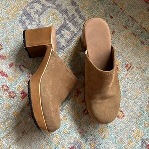 Crown vintage brown clogs mules with minimal wear size 9 1/2